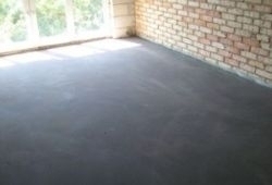 Правила догляду за напівсухою стяжкою підлоги