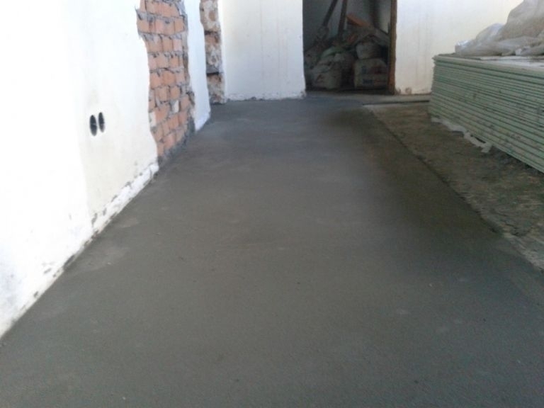 Машинна стяжка підлоги для любого напольного покриття