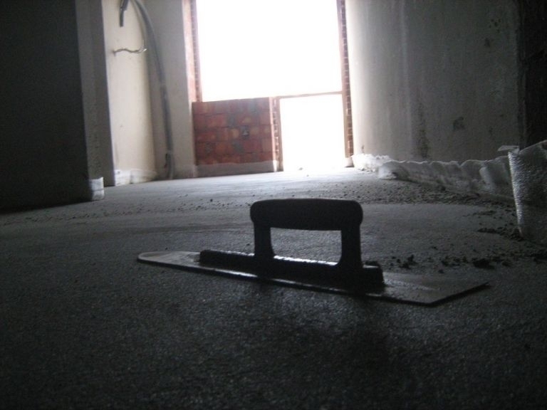 Стяжка підлоги у горизонтальній площині