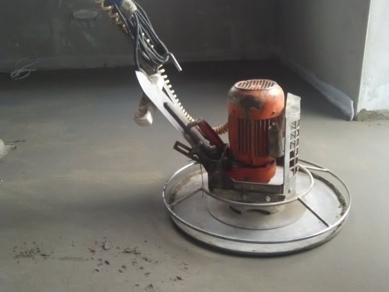 Фінішна шліфовка механізованої стяжки підлоги